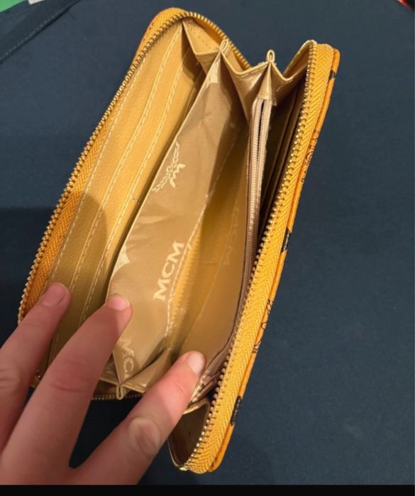 Portofel din piele MCM