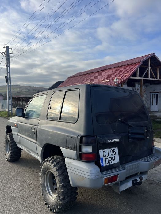 Vand Mitsubishi Pajero, autoutilitară