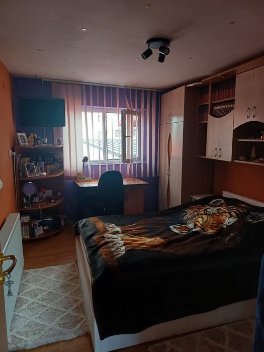 Casa de vanzare 5 camere Moinesti
