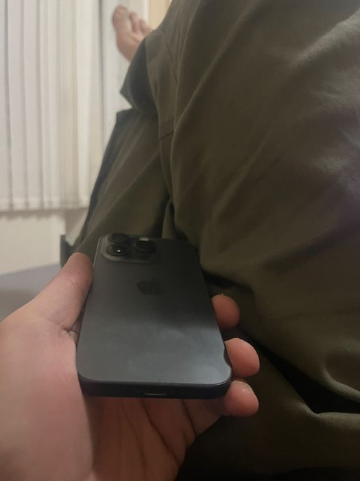 Iphone 15 pro sim + esim