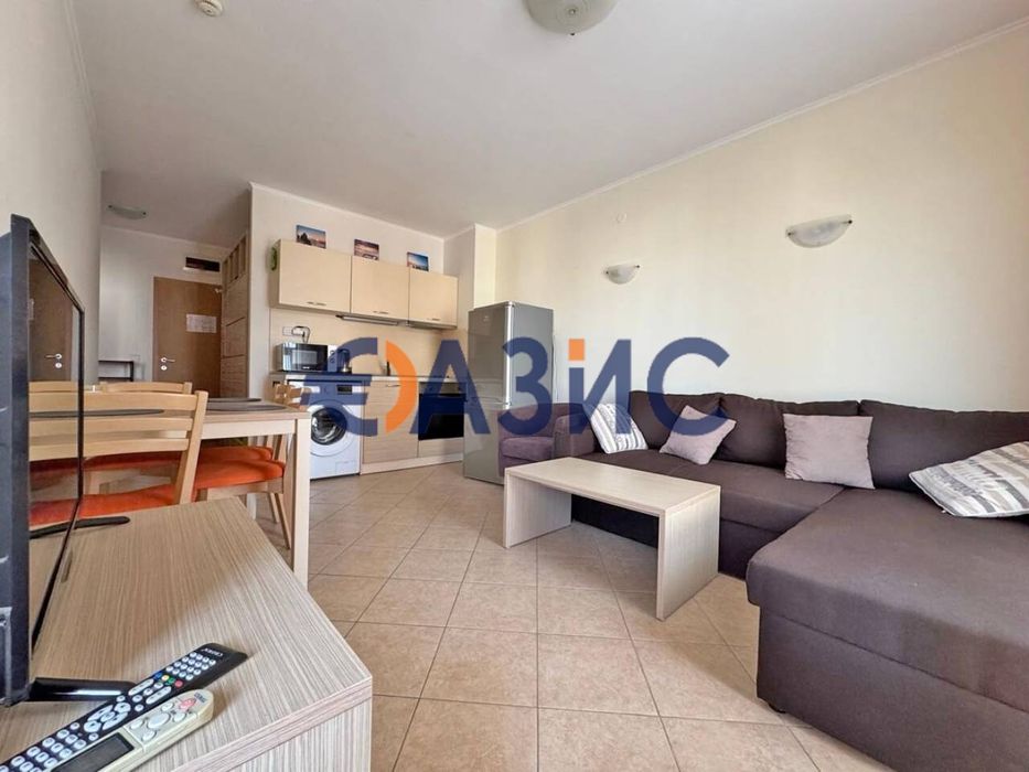 Продава се Двустаен апартамент в к.к. Слънчев бряг - 55 кв.м за 821 €/кв.м - Снимка #3