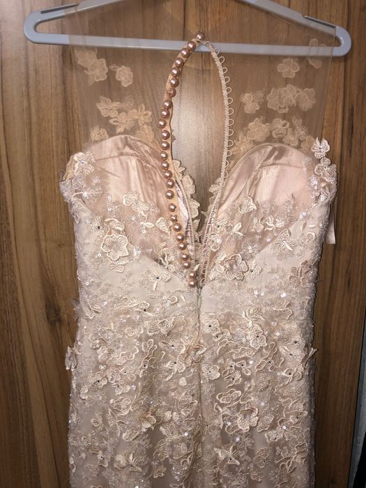 Абитуриентска бална рокля