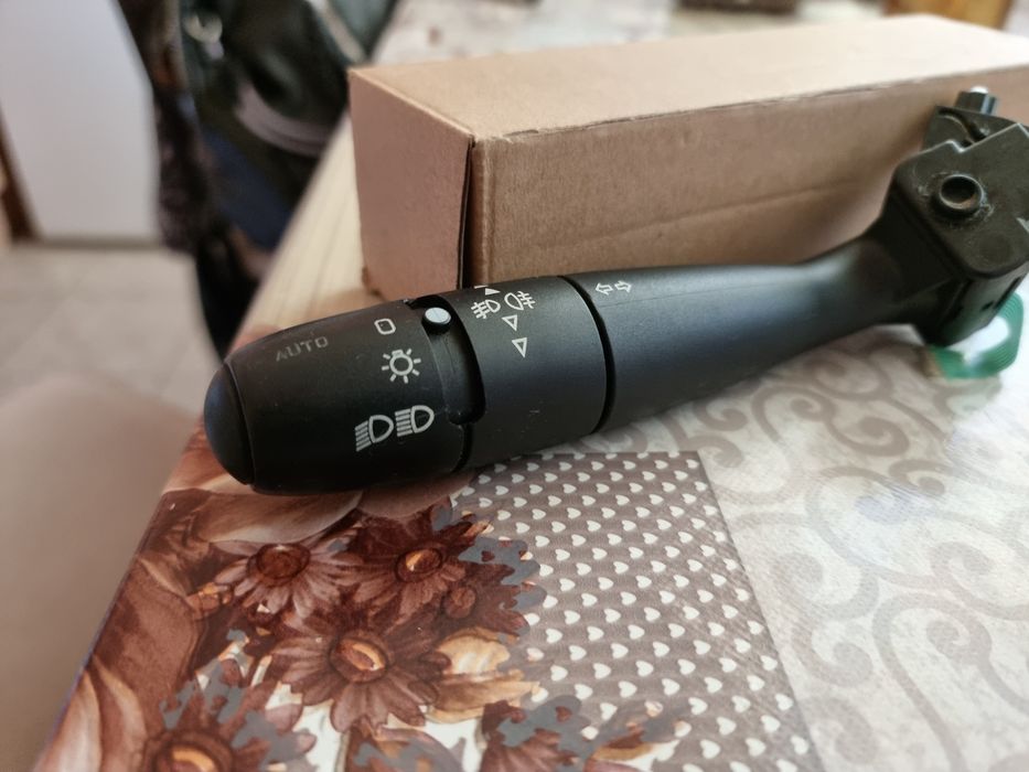 Оригинално лостче за мигачи и фарове много запазено!