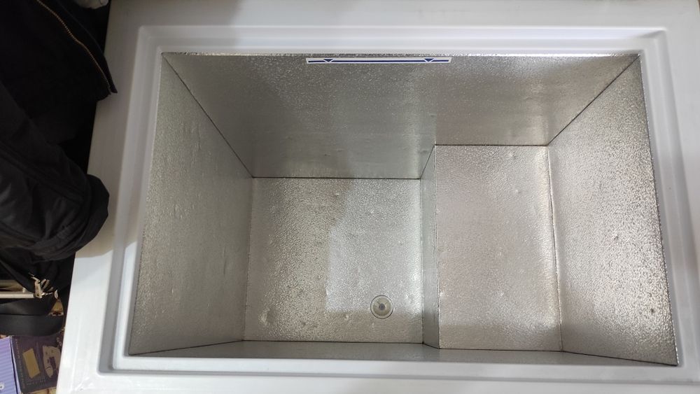 Продается морозильник Бирюса