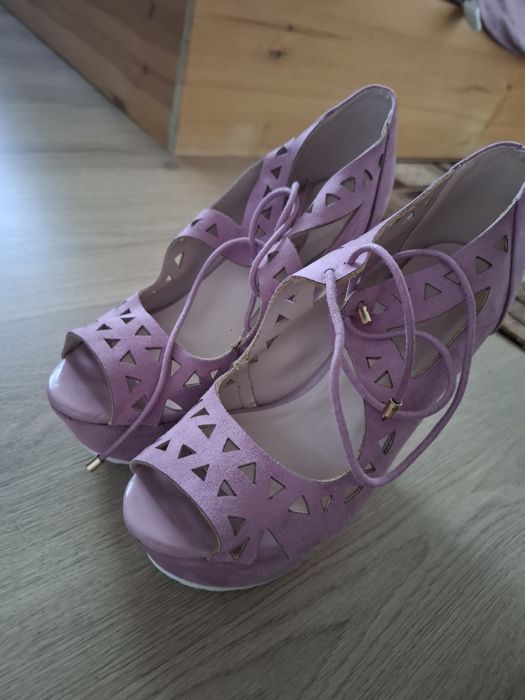 Сандали         37