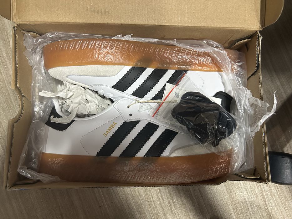 Продам кроссовки адидас