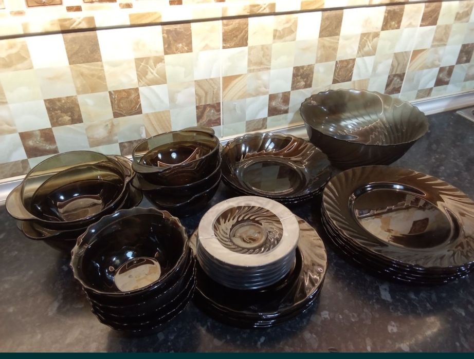 Срочно Продаётся посуда коричневого цвета