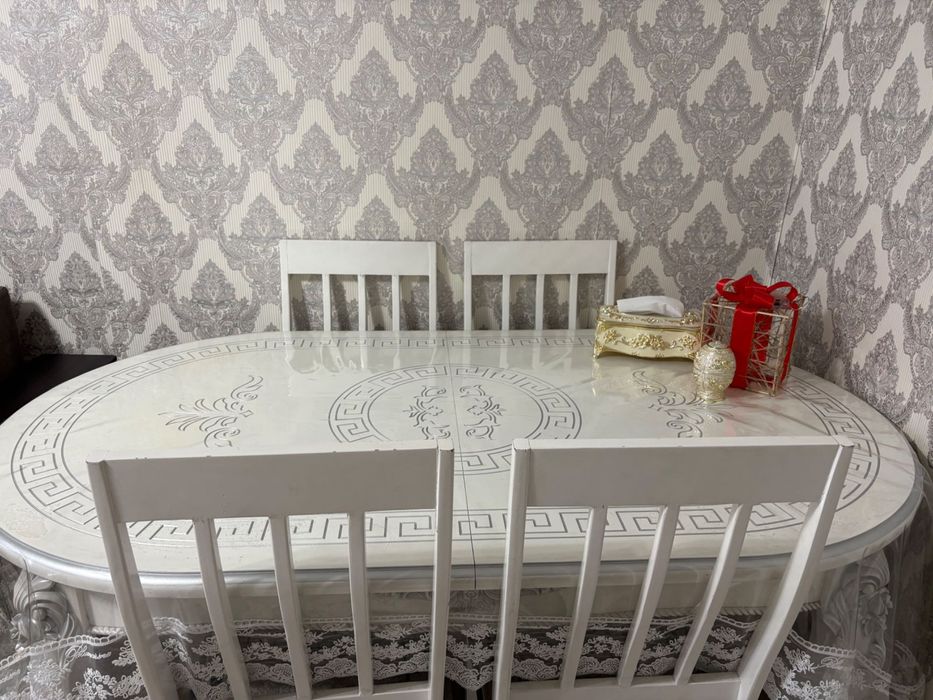 Продам стол со стульями