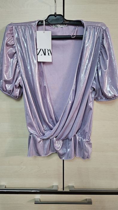 Top Zara cu efect sclipitor