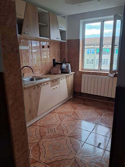 PROPRIETAR vand apartament 3 camere decomandat – gata de mutare 0 Comision