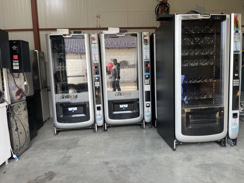 Automat sucuri vending / tonomat dulciuri / automat vending