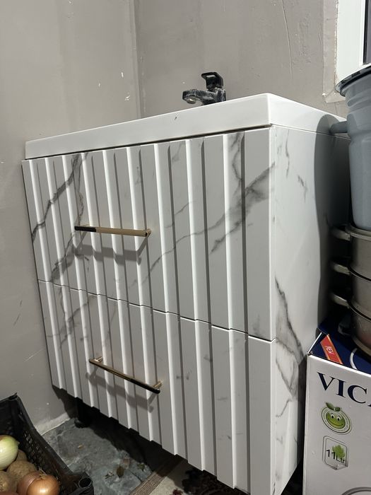 Тумба Раковинасымен