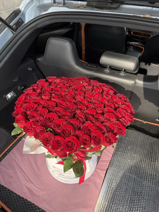 101 роза букетом или в коробке