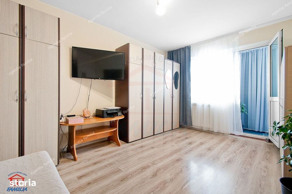 Apartament 2 camere decomandate, Micro 19 etaj 7/10, vedere panoramică
