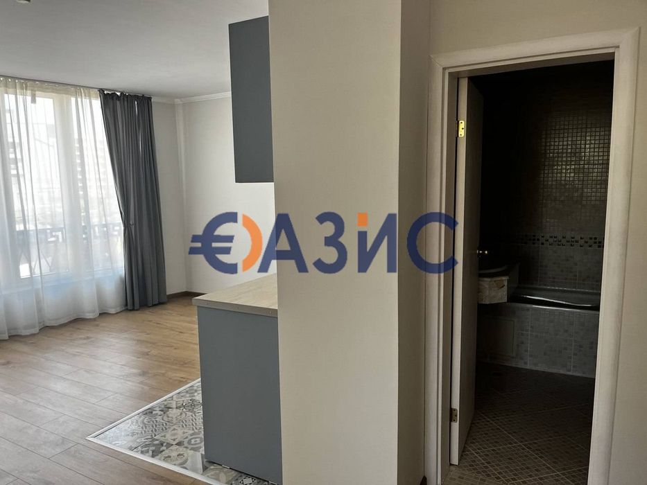 Продава се Двустаен апартамент в к.к. Слънчев бряг - 71 кв.м за 1175 €/кв.м - Снимка #11