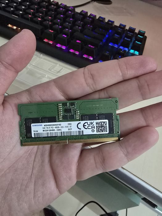 Vând memorie ram laptop 8GB DDR5