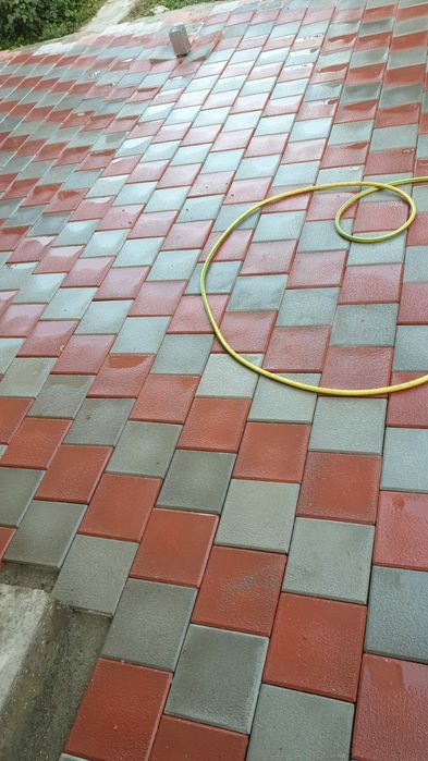 Pavaje si pavele din beton vibrocomprimat aditivat pentru îngheț/dezgh