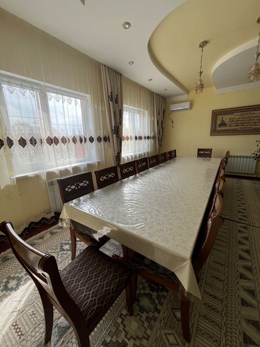 Стол со стульями