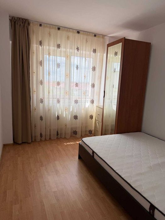 Inchiriez apartament 3 camere