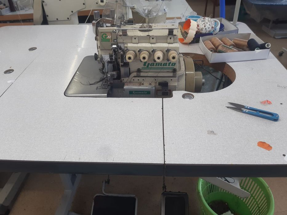 Mașini de cusut industriale