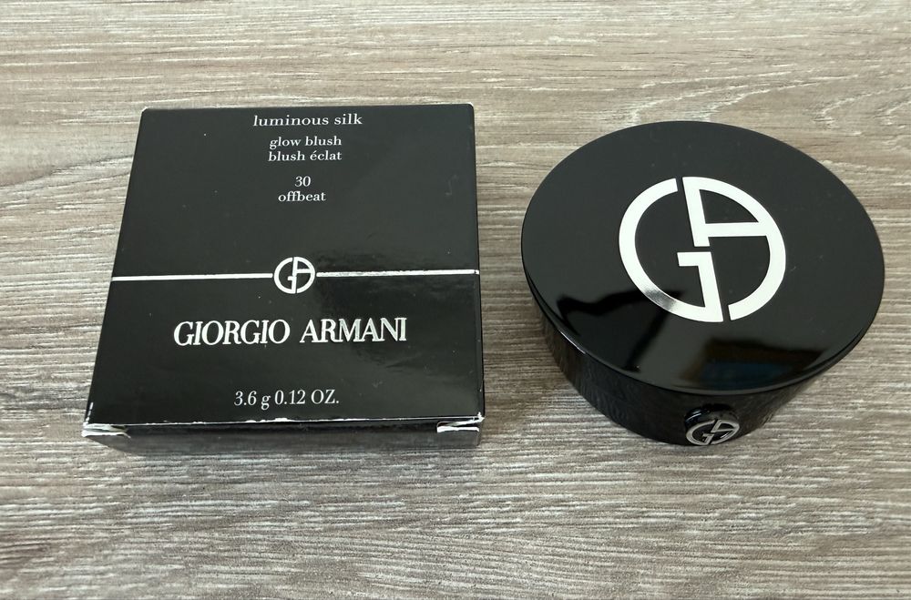 Продам румяна ARMANI luminous silk