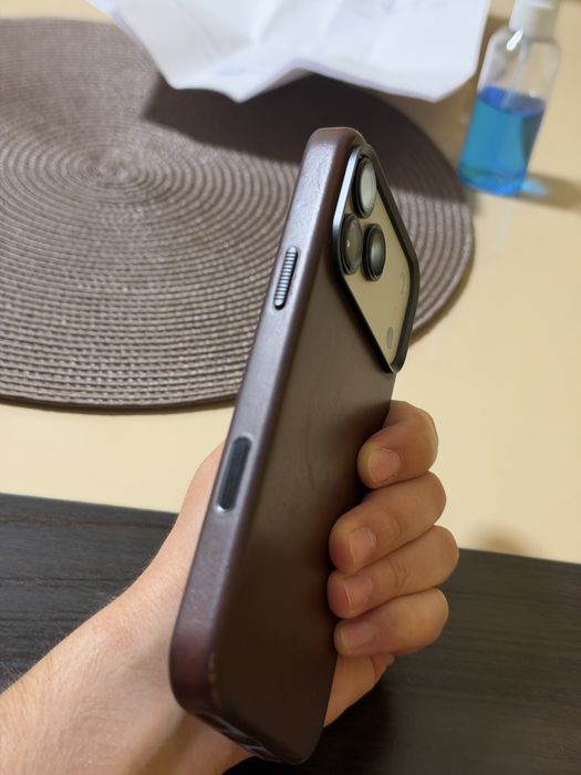 Husa iPhone 17 Pro Max piele