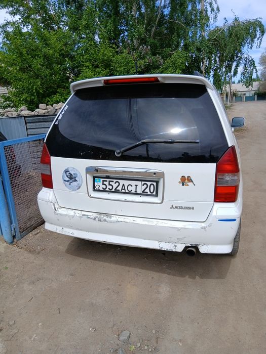 Митсубиси Шариот