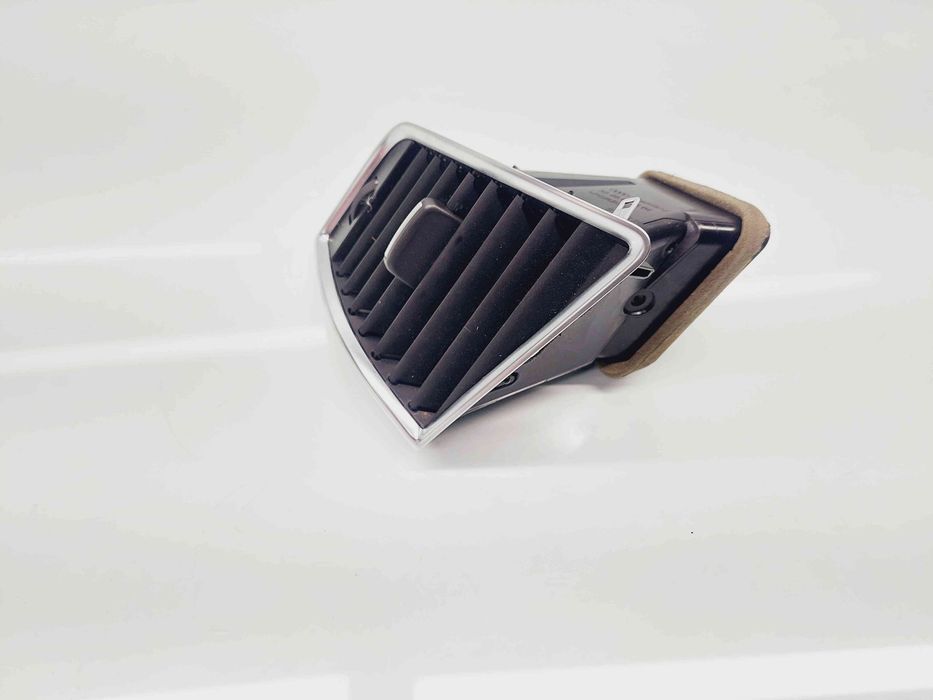 Grila aerisire dreapta Audi Q5 (8RB) [Fabr 2008-2016] S-line 8R282090