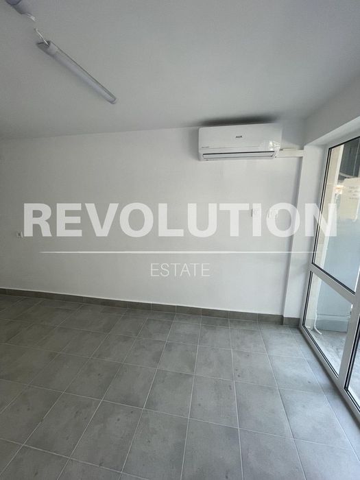 Дава се под наем Магазин в Варна, Лятно кино Тракия - 20 кв.м за 200 € - Снимка #1