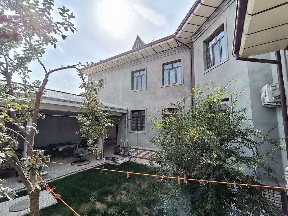 8 ком. ДОМ. Участок 4 сотки. Янгихает р-н, мах. "Олчазор". Метро 1 км.