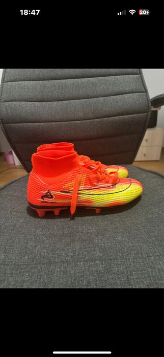 Ghete fe fotbal cu crampoane