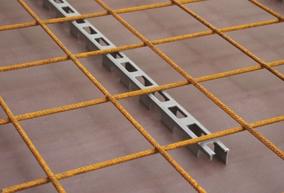 Distantier linear cofraje