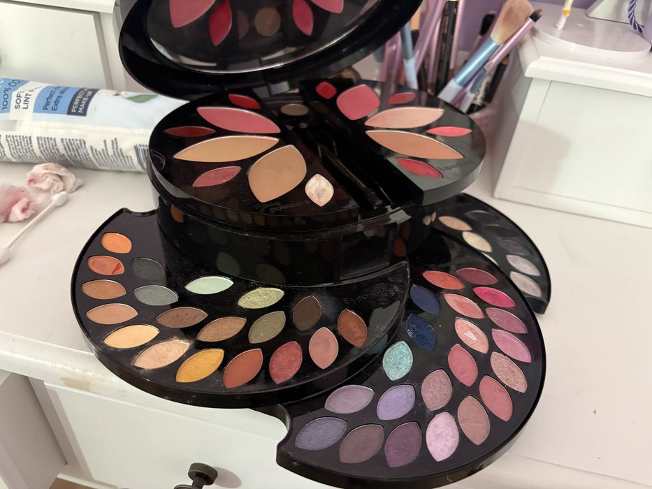 Лот с гримове на бенефит и др