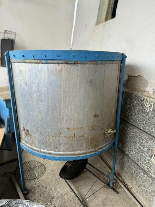 Центрофуга  за мед  55 рамки