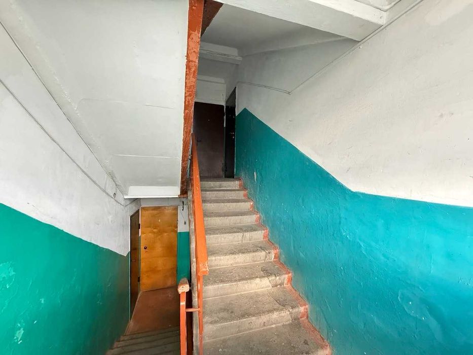 Продам 3-комнатную в центре