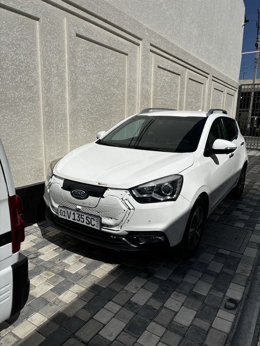 Электромобиль JAC  300 км