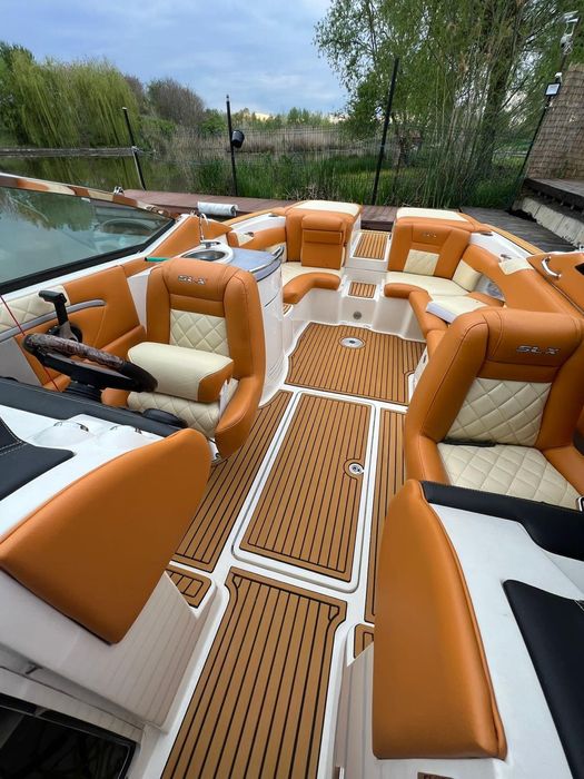 Barca Searay 270 slx