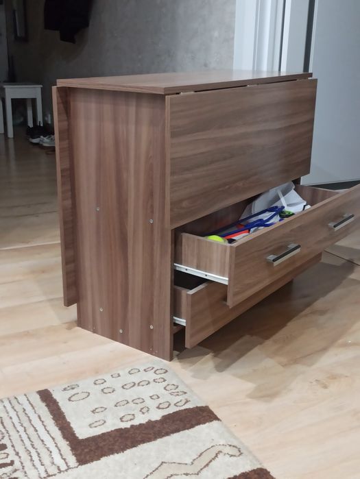 Продаю стол книжка