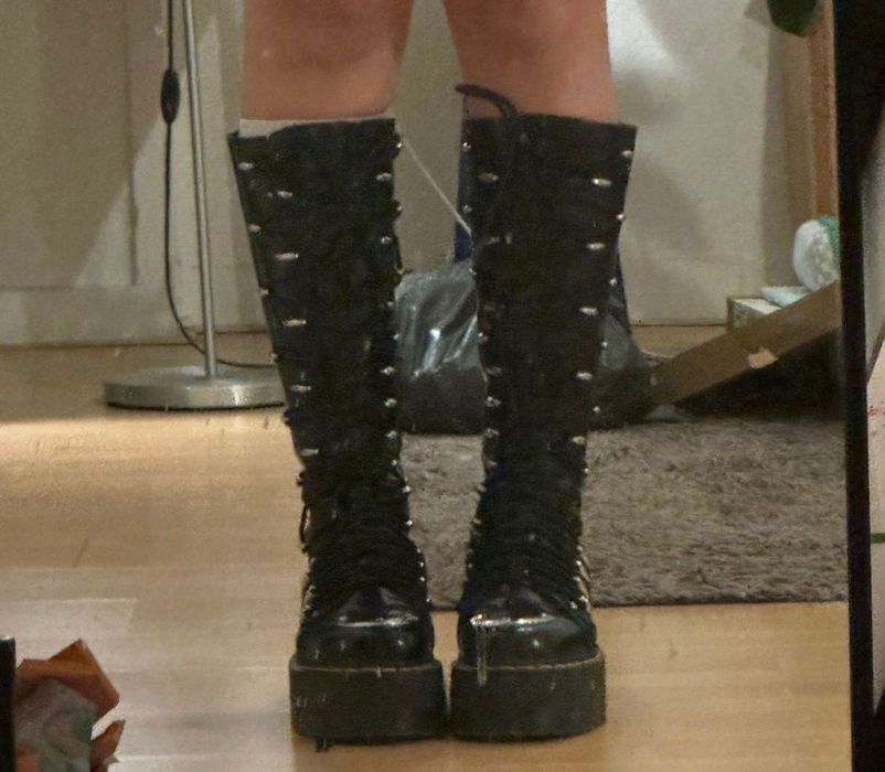 Cizme Dr Martens, înalte, cu ținte
