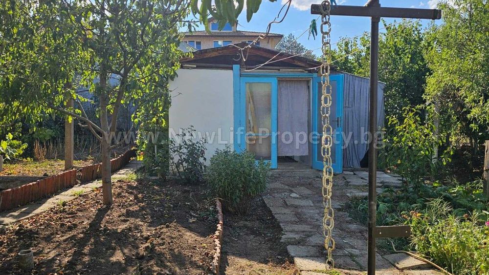 Продава се двуетажна къща в град Средец, област Бургас