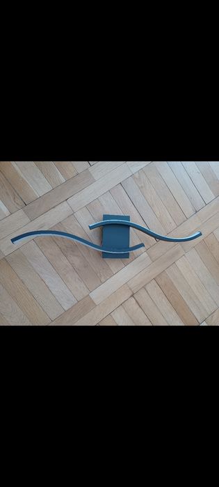 Чисто нов аплик за стена