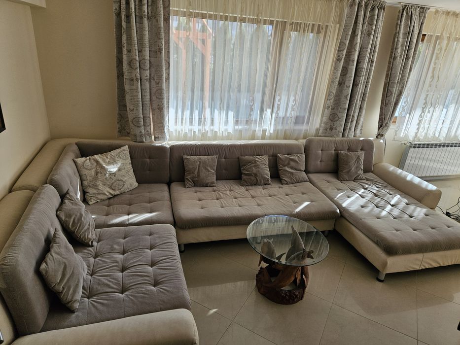 Голям пе-образен диван