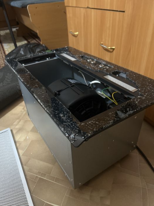 Продаю вытяжку midea