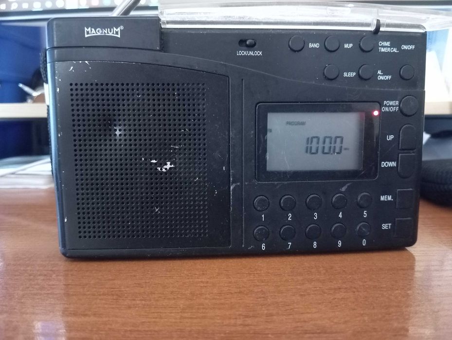 Преносимо радио с цифров тунер