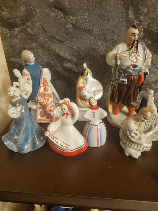 Статуэтки фарфор