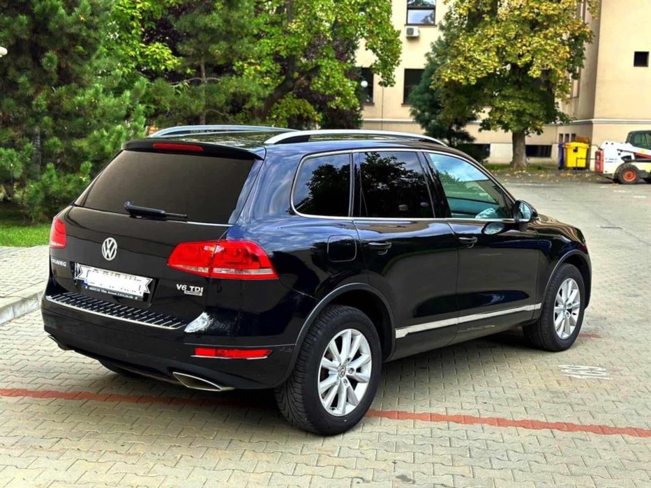 Vând Volkswagen Touareg
