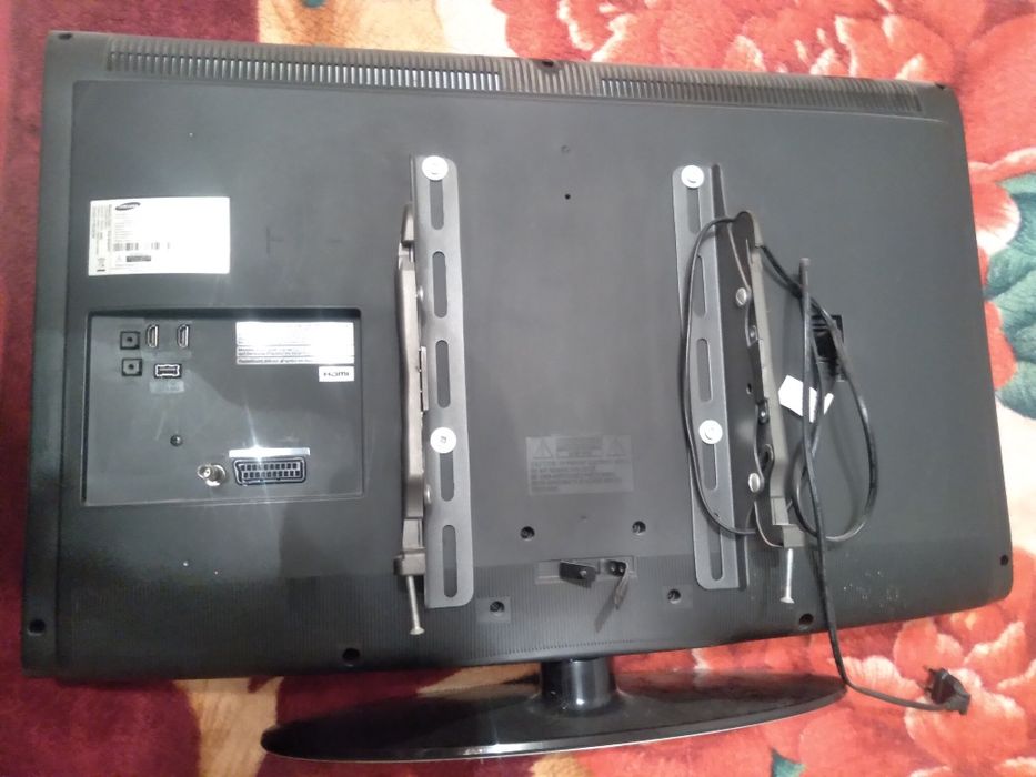 Продам телевизор Samsung. Всё работает в отличном состояние.