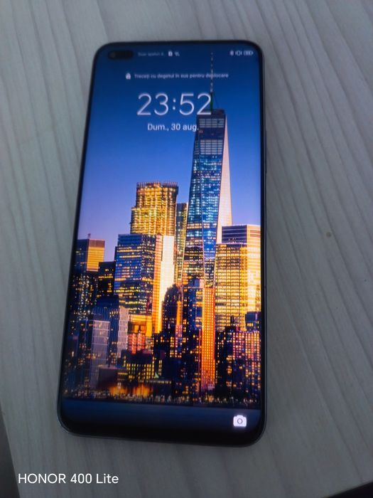 Vând Huawei nova8i