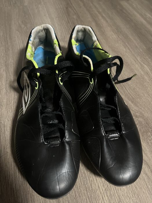 Бутонки на Umbro железни