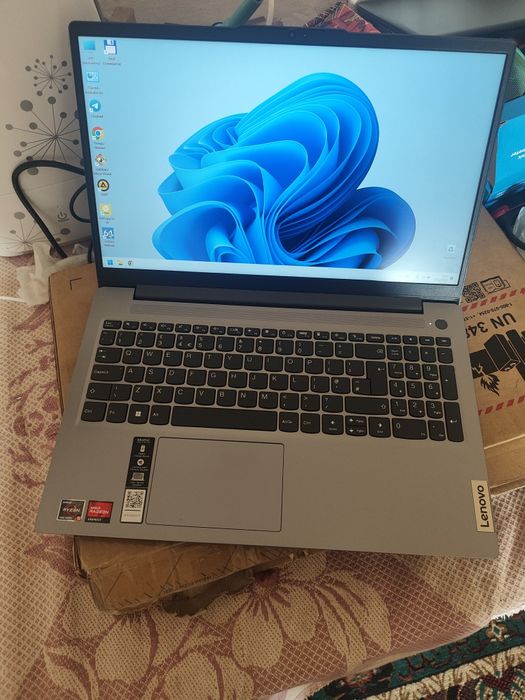 Lenovo AMD Ryzen 5 7520u 8/512gb